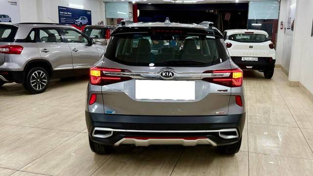 https://images10.gaadi.com/usedcar_image/4575091/original/processed_b2970e21e1f1d1148c881524a4583798.jpg?imwidth=6402