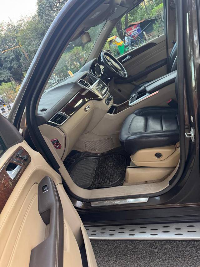 https://images10.gaadi.com/usedcar_image/4575094/original/d6273d72d61fe33d7ef8809669ece000.jpg?imwidth=6401