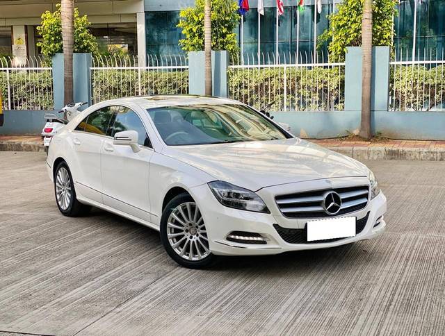 https://images10.gaadi.com/usedcar_image/4575102/original/processed_1e29b29eddc24071872aa96b2b8a44f9.jpg?imwidth=6400