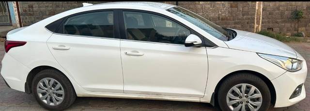 https://images10.gaadi.com/usedcar_image/4575112/original/ecfdc65385f314bb3c71a8f8b695354d.jpg?imwidth=6402