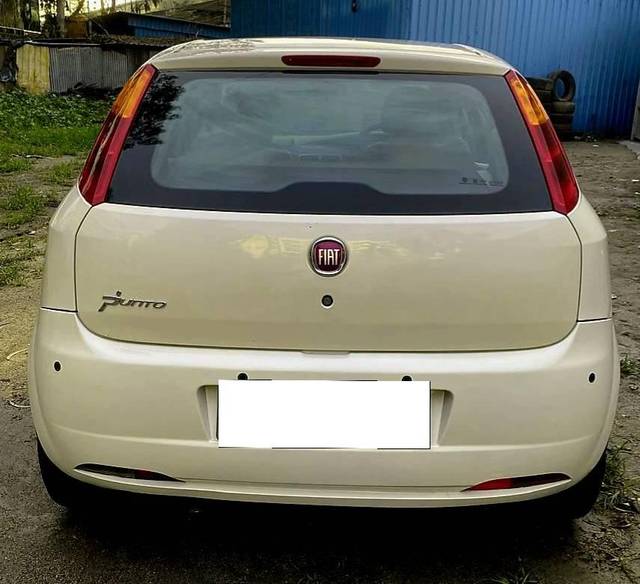 https://images10.gaadi.com/usedcar_image/4575121/original/processed_4740c511f5928b6d2d6dea5df897f8d8.jpg?imwidth=6402