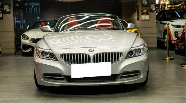 https://images10.gaadi.com/usedcar_image/4575122/original/processed_105afda124a345fb363aa375a5112577.jpg?imwidth=6402
