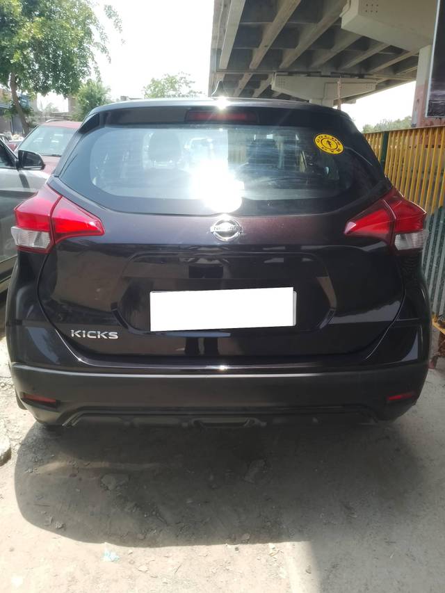 https://images10.gaadi.com/usedcar_image/4575126/original/processed_d39776722b6a3feac9f7de3e3d9e5d22.jpg?imwidth=6401