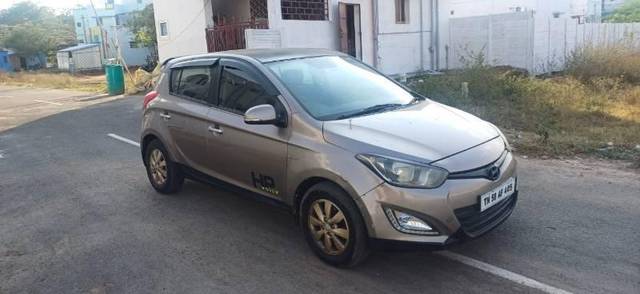 https://images10.gaadi.com/usedcar_image/4575137/original/processed_d4f91835-2fa9-4f7a-b5d5-107a4e43e6a5.jpeg?imwidth=6400
