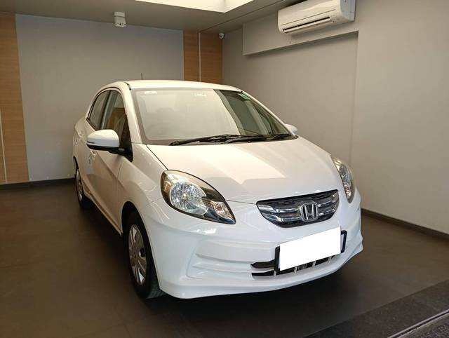 https://images10.gaadi.com/usedcar_image/4575138/original/processed_0804bd6461a4285b4b8f8fd89c8cc873.jpeg?imwidth=6401