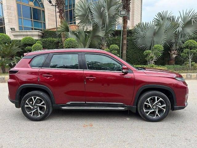 https://images10.gaadi.com/usedcar_image/4575141/original/8d3fb906e592a1f509fd8a41d0e3636e.jpg?imwidth=6401