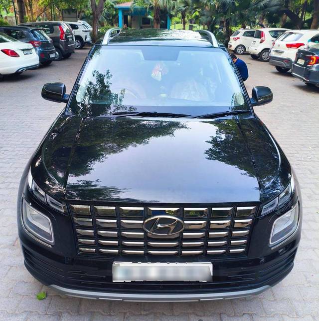 https://images10.gaadi.com/usedcar_image/4575143/original/processed_8ffed51ad007ce07c3c4ba6622f6e6e6.jpg?imwidth=6401