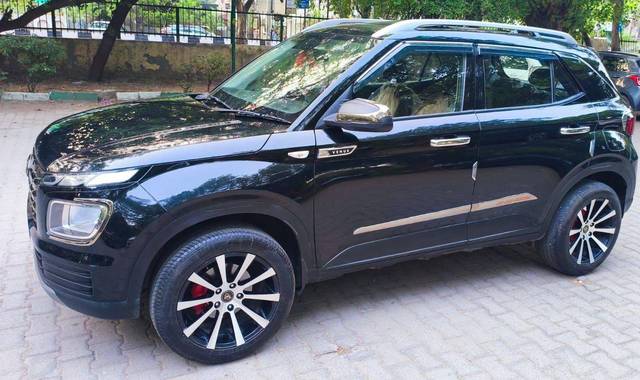 https://images10.gaadi.com/usedcar_image/4575143/original/processed_a6a39ae387bf5764fe52969bc75098e0.jpg?imwidth=6400