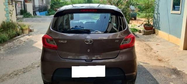 https://images10.gaadi.com/usedcar_image/4575145/original/processed_485fab95-8975-49c4-98b8-3cf18ac9f93b.jpeg?imwidth=6401