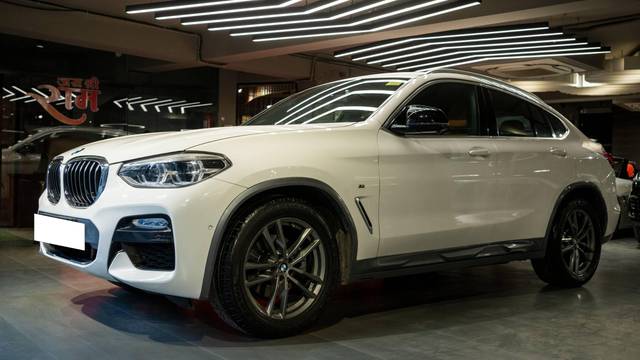 https://images10.gaadi.com/usedcar_image/4575149/original/processed_553f3e2ae0799ef52a79dcfee6833f3b.jpg?imwidth=6401