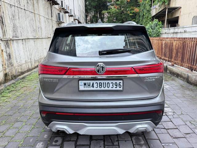 https://images10.gaadi.com/usedcar_image/4575155/original/processed_ef11edc44eb5a0cdca0812cddc742dce.jpg?imwidth=6401