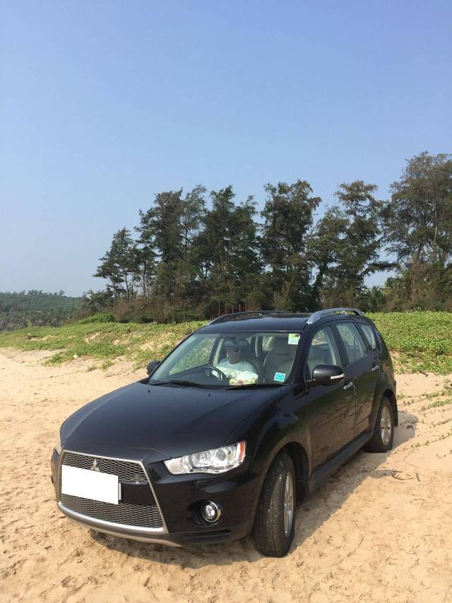 https://images10.gaadi.com/usedcar_image/4575179/original/processed_bd5c8632-fa0f-494a-996c-39162f5c2f9f.jpg?imwidth=6400