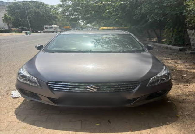 https://images10.gaadi.com/usedcar_image/4575194/original/f8ac7c96-00c8-4217-a899-00c8376fda2c.?imwidth=6400
