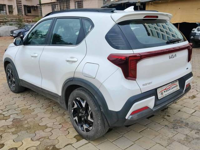 https://images10.gaadi.com/usedcar_image/4575208/original/processed_d87d7d251d05c1940e973fa2173672b0.jpeg?imwidth=6402