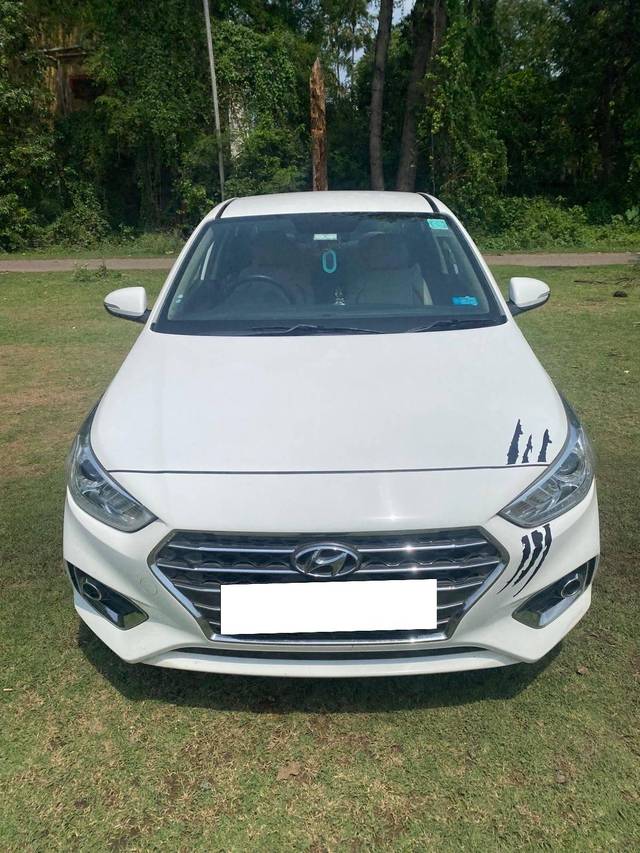 https://images10.gaadi.com/usedcar_image/4575221/original/processed_456e5a0b-5f9b-415f-b674-a476af5df5df.jpg?imwidth=6400