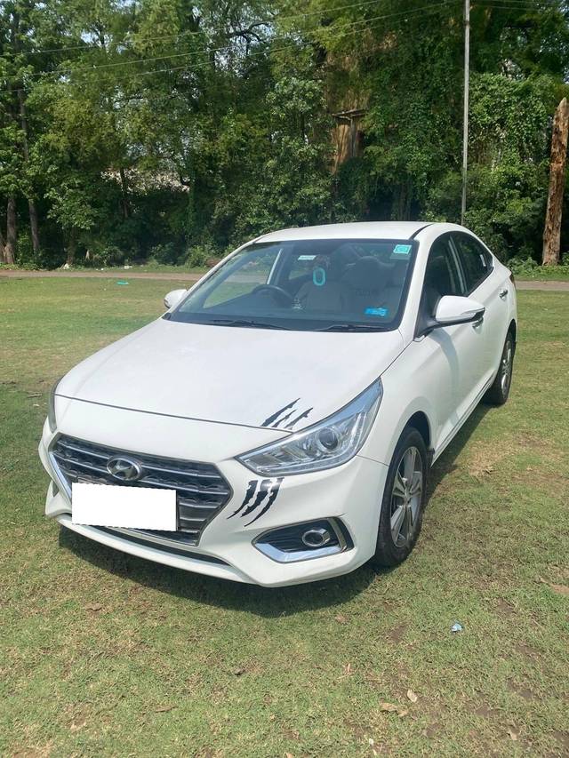 https://images10.gaadi.com/usedcar_image/4575221/original/processed_c9741f3c-22cf-49d1-b835-0dd718ddbf30.jpg?imwidth=6402