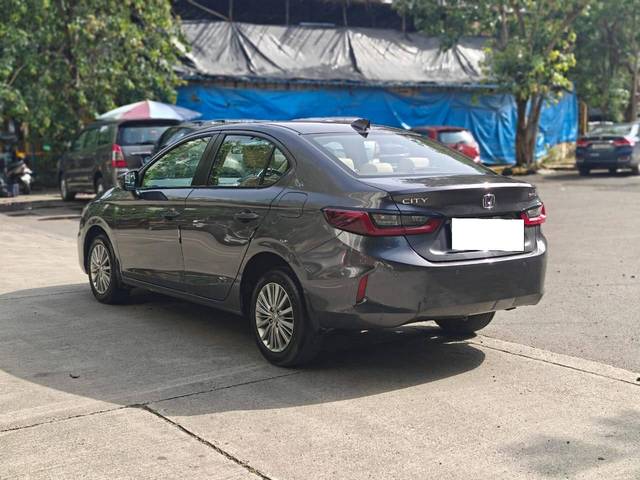 https://images10.gaadi.com/usedcar_image/4575223/original/processed_3ed74336b07984b61d896f526adc9240.jpg?imwidth=6402