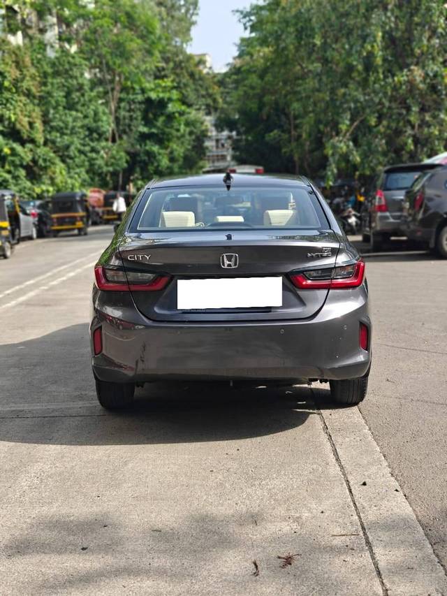 https://images10.gaadi.com/usedcar_image/4575223/original/processed_a3425d1048e17aec62a4eefd71846fc7.jpg?imwidth=6401
