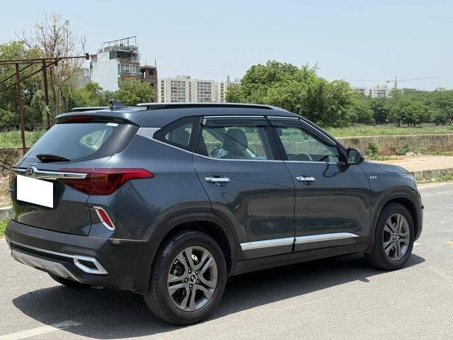 https://images10.gaadi.com/usedcar_image/4575224/original/processed_05a2fe68b5bee8f33fcb9f0b6ab14595.jpg?imwidth=6402