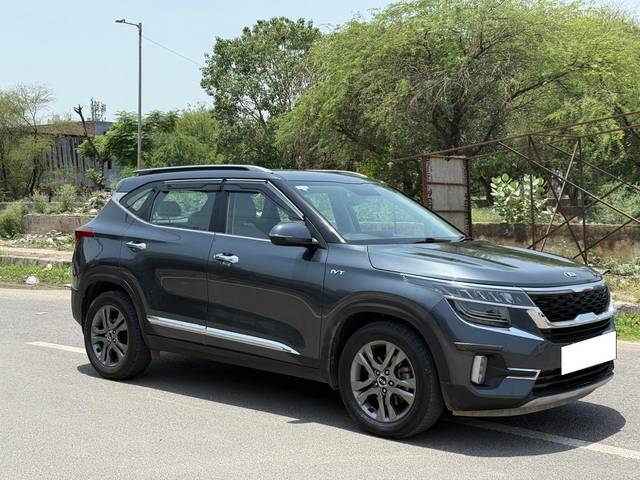 https://images10.gaadi.com/usedcar_image/4575224/original/processed_fe0617107e6fc7d2950f2685004b9e0f.jpg?imwidth=6400