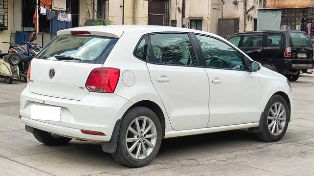 https://images10.gaadi.com/usedcar_image/4575225/original/processed_f4c14605-30e0-42c8-838a-4c24ccd7fcaf.jpg?imwidth=6402