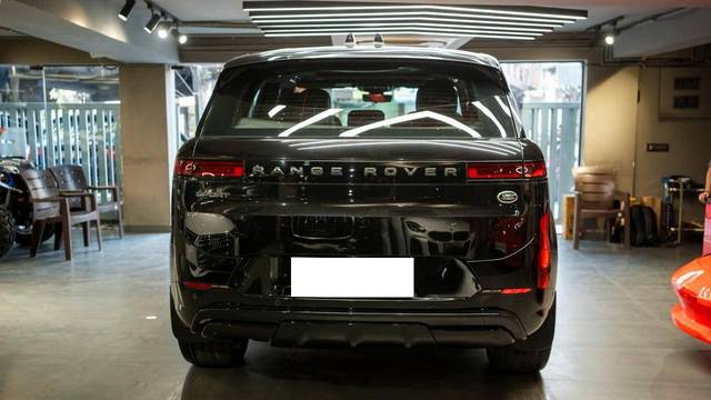 https://images10.gaadi.com/usedcar_image/4575227/original/processed_8f26eb353e209a00006abe347950659a.jpg?imwidth=6401
