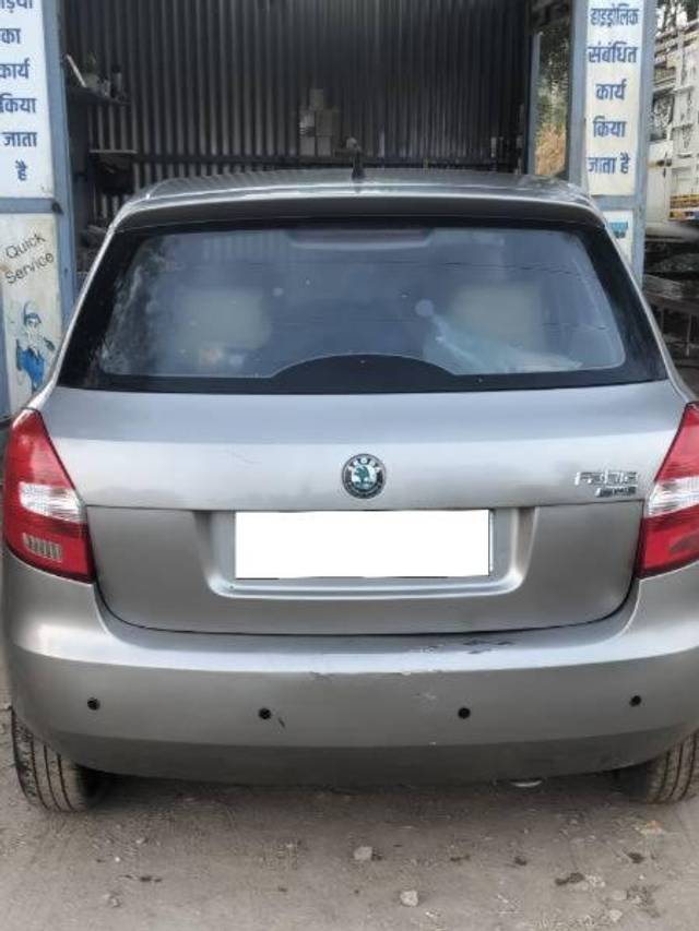 https://images10.gaadi.com/usedcar_image/4575237/original/processed_0f10079a-36d9-49d3-8443-df5b7ddf7c02.jpg?imwidth=6401