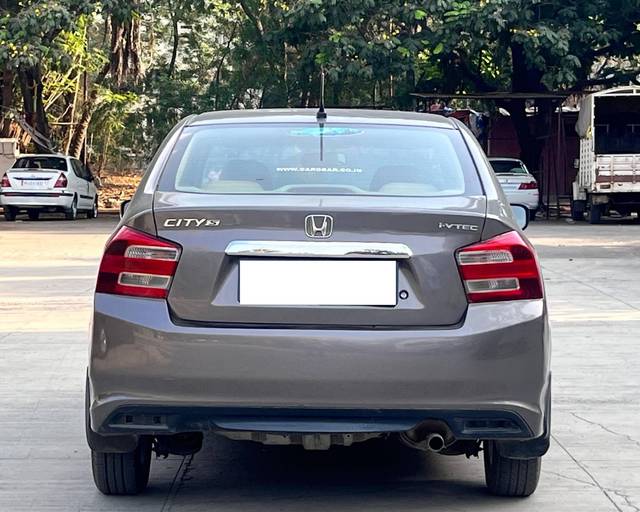 https://images10.gaadi.com/usedcar_image/4575240/original/processed_79cb2ab9-f5a6-4c19-8166-27291551346a.jpg?imwidth=6402