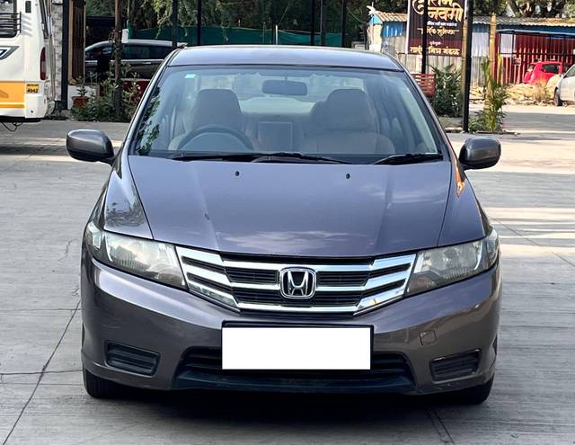 https://images10.gaadi.com/usedcar_image/4575240/original/processed_cecce9c1-ed90-4266-9f09-713d7a6f699d.jpg?imwidth=6400