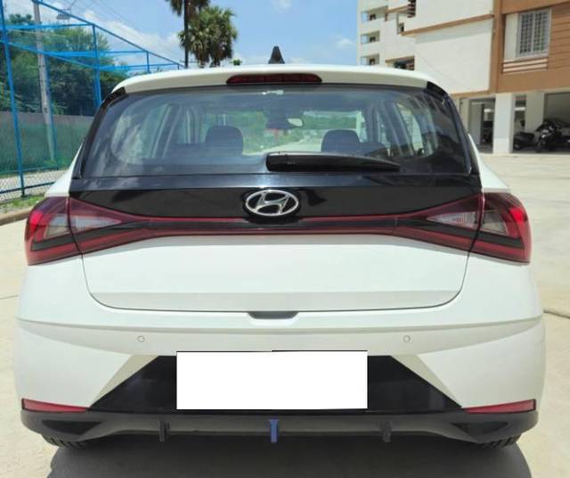 https://images10.gaadi.com/usedcar_image/4575263/original/processed_d324e60b-1249-4c9e-92eb-58ccc019aa28.jpg?imwidth=6402