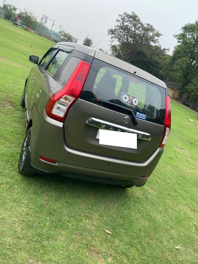 https://images10.gaadi.com/usedcar_image/4575264/original/processed_9f099bef-9cb6-4b52-b078-147763104fdc.jpg?imwidth=6401
