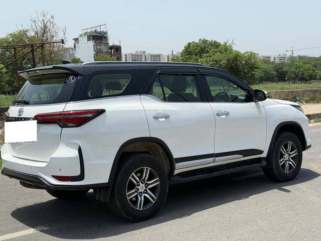 https://images10.gaadi.com/usedcar_image/4575275/original/processed_8750dd62652676e6fe82e747f0b1fc0d.jpg?imwidth=6402