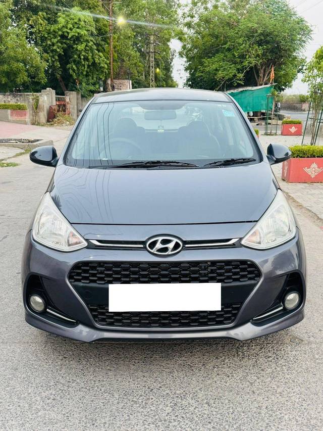 https://images10.gaadi.com/usedcar_image/4575280/original/processed_13a2b61c-e5c8-47c6-9440-07c5df2387be.jpg?imwidth=6400