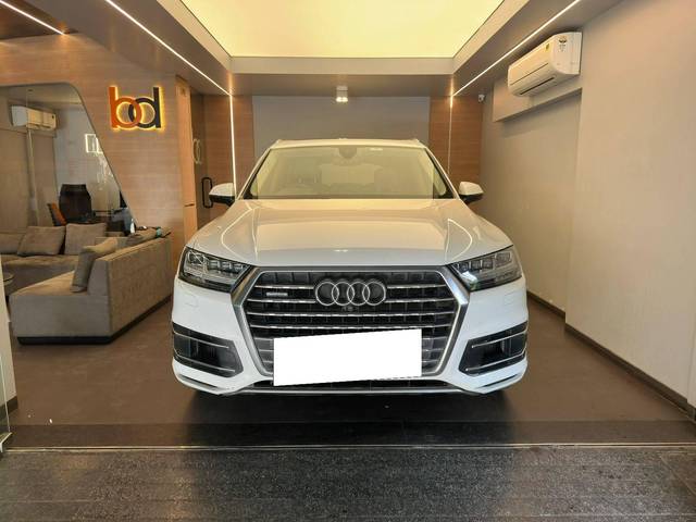 https://images10.gaadi.com/usedcar_image/4575290/original/processed_10b3b82400635f2ea4d18257b1dca7c2.jpeg?imwidth=6400