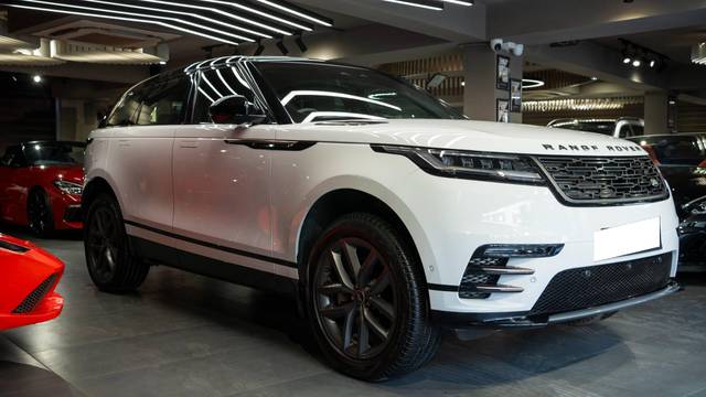 https://images10.gaadi.com/usedcar_image/4575291/original/processed_762a9237d39a1830684678bbf7417d85.jpg?imwidth=6400