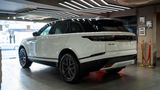 https://images10.gaadi.com/usedcar_image/4575291/original/processed_b3f8b18ac520815dece49814240ff049.jpg?imwidth=6402