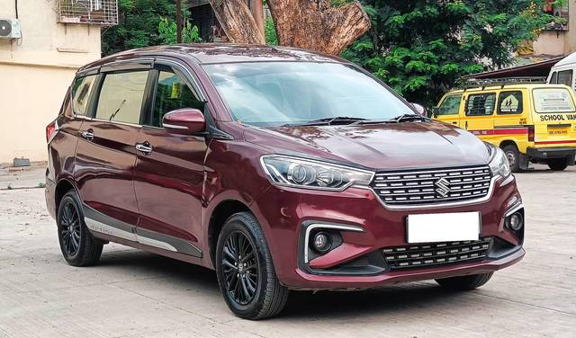https://images10.gaadi.com/usedcar_image/4575294/original/processed_cf0d65a6-db48-4d5e-8d58-eb2547838bf4.jpg?imwidth=6400