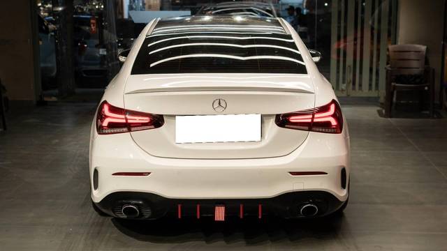 https://images10.gaadi.com/usedcar_image/4575298/original/processed_d5693097711984fc919d58a8e9dd142e.jpg?imwidth=6401