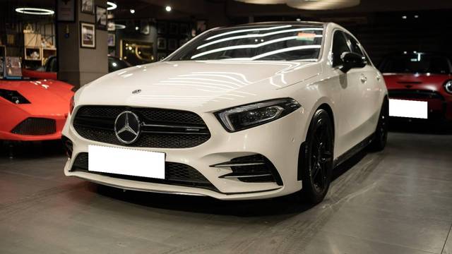 https://images10.gaadi.com/usedcar_image/4575298/original/processed_eea2b581836c7f832eb7d1acecce3508.jpg?imwidth=6402