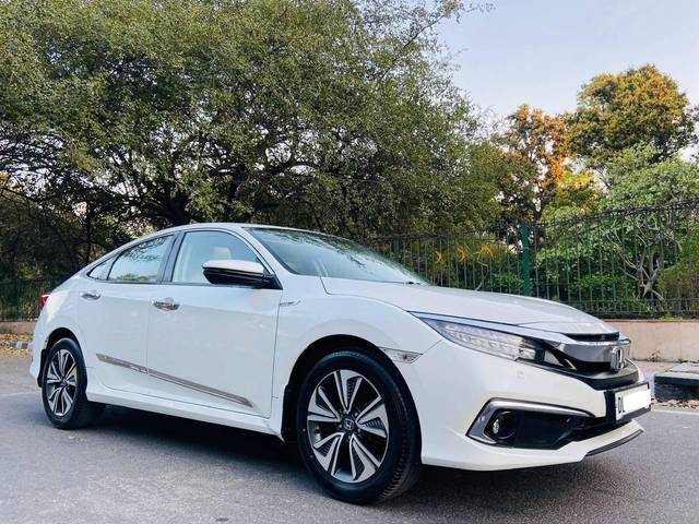 https://images10.gaadi.com/usedcar_image/4575309/original/processed_d6b0154a772cc1b499cd877bb3b9b594.jpg?imwidth=6400