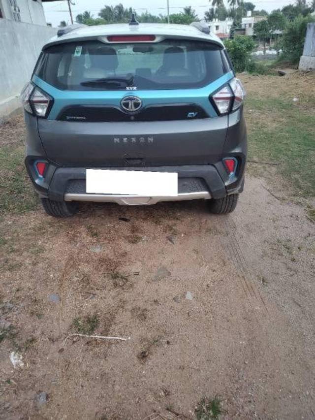 https://images10.gaadi.com/usedcar_image/4575313/original/processed_9fec34a6-23fd-4930-b097-80136ebfc216.jpg?imwidth=6402