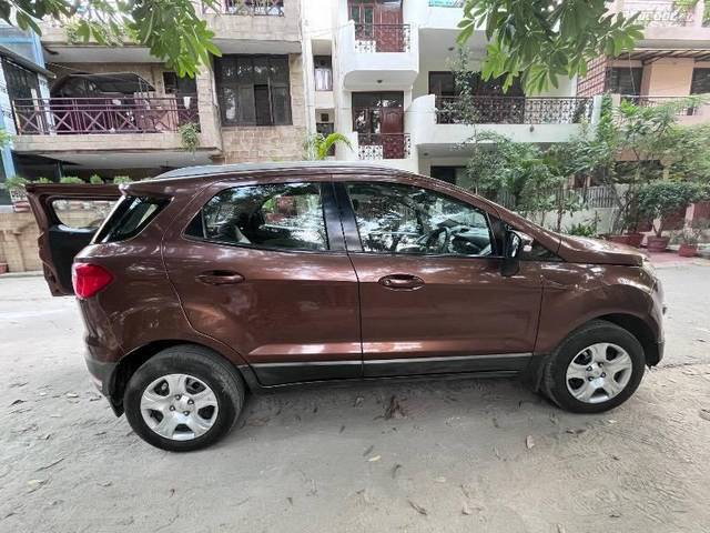 https://images10.gaadi.com/usedcar_image/4575349/original/processed_5dff6d7a-cc6d-4aa3-8a64-65bc6b9507b2.jpeg?imwidth=6400