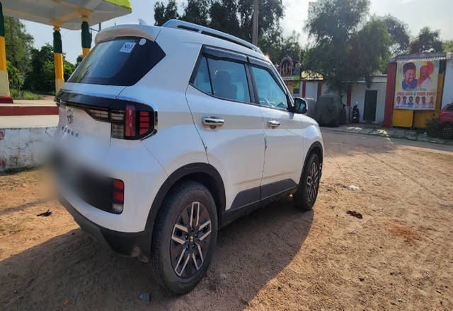 https://images10.gaadi.com/usedcar_image/4575353/original/f70b57b3-763a-4933-9c96-d97a6f1e3ee8.?imwidth=6402