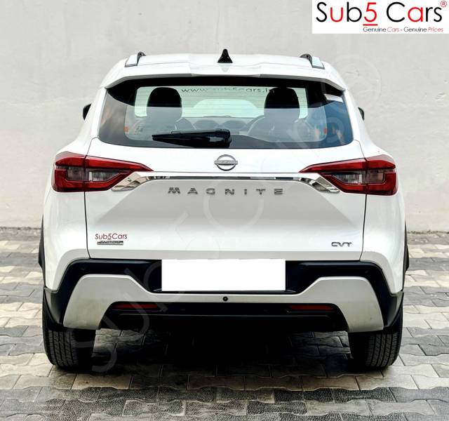 https://images10.gaadi.com/usedcar_image/4575356/original/processed_a72b58f800cad856b7779f63b760fcc7.jpeg?imwidth=6401