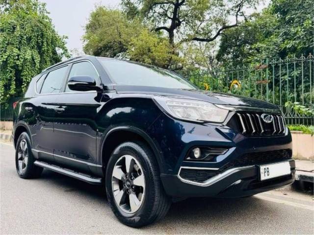 https://images10.gaadi.com/usedcar_image/4575365/original/processed_7c21f866cbdc12be258346c1dd6fbeae.jpg?imwidth=6400