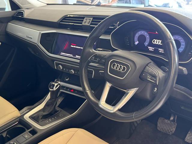 https://images10.gaadi.com/usedcar_image/4575367/original/aec231d645164ee6490a2f217fce6089.jpg?imwidth=6402
