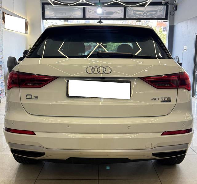 https://images10.gaadi.com/usedcar_image/4575367/original/processed_25c79f4c249d8ff799d23bc09635cf6e.jpg?imwidth=6401