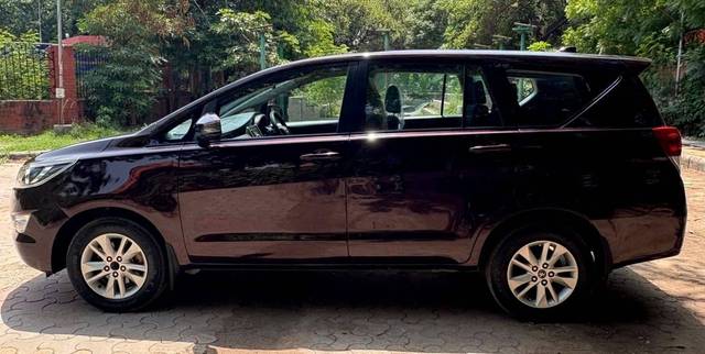 https://images10.gaadi.com/usedcar_image/4575368/original/processed_ea64e7c1-7cf8-40fb-97f9-023e7e9d85fe.jpg?imwidth=6402