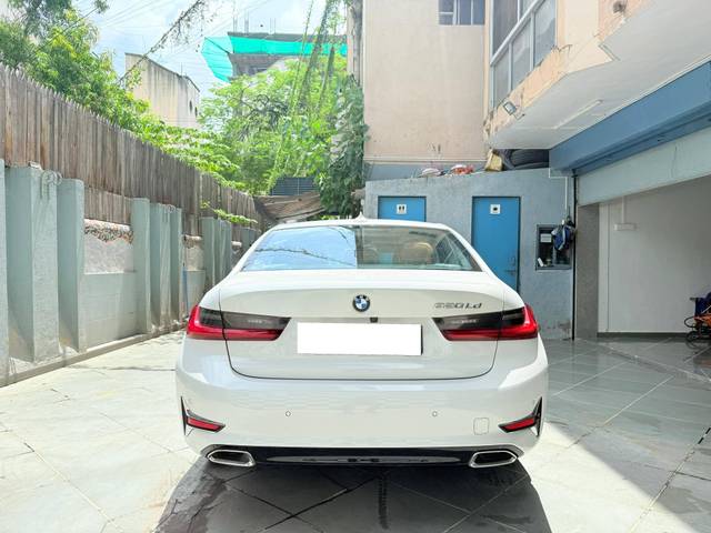 https://images10.gaadi.com/usedcar_image/4575372/original/processed_028f95866aa36cb08d31bfe6349e54f9.jpg?imwidth=6401