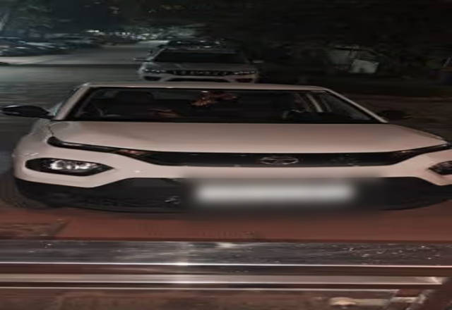 https://images10.gaadi.com/usedcar_image/4575374/original/0a4484a6-9c75-433a-b057-f84b8e751f65.?imwidth=6400